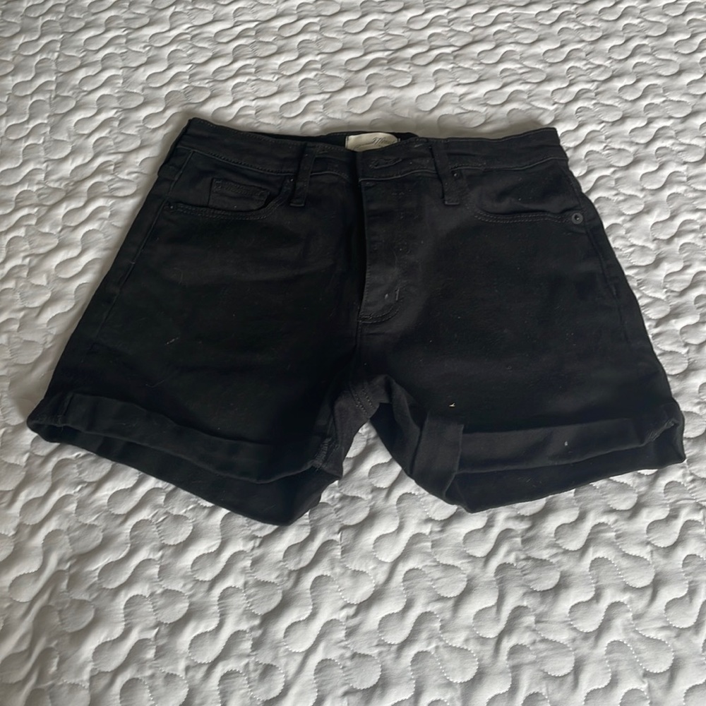 Black Cute Universal Thread High Rise Midi Shorts
